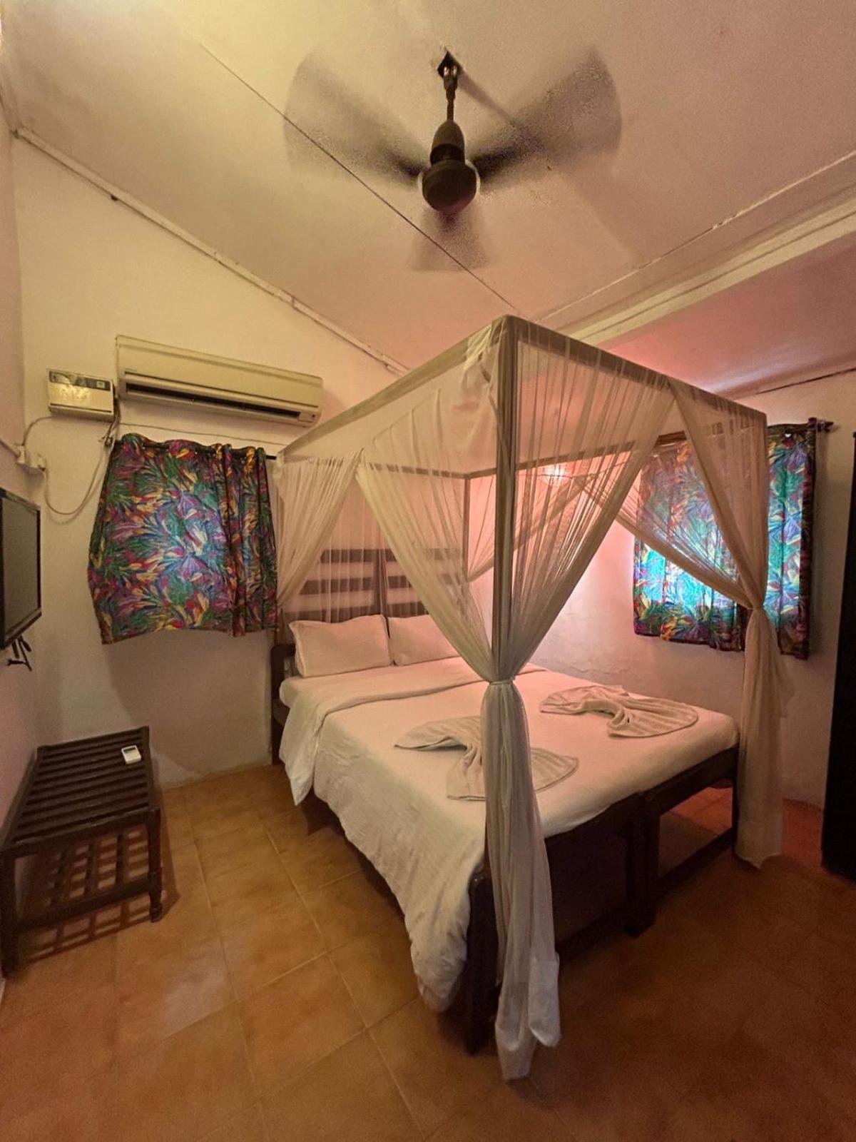Ocean View Goan Beach House Калангут Екстер'єр фото